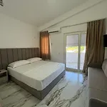 Star & Restaurant شقة