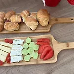 Star & Restaurant غوليم