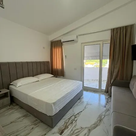 Star & Restaurant Apartman