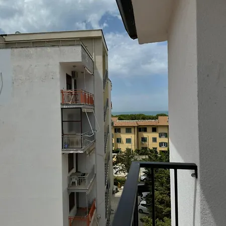 Star & Restaurant Apartman Golem