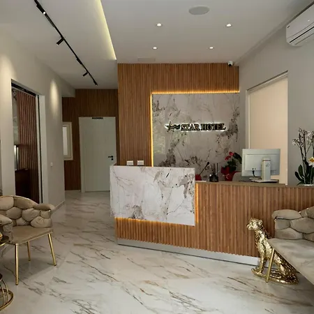 Star & Restaurant * Golem