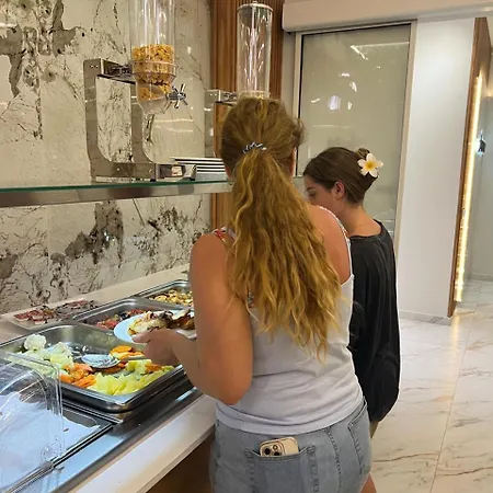 Star & Restaurant Apartman *