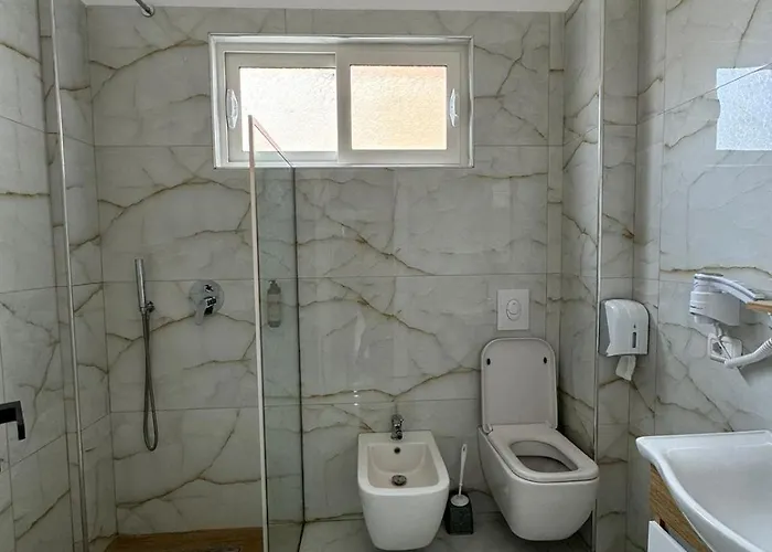 Star & Restaurant דירה *