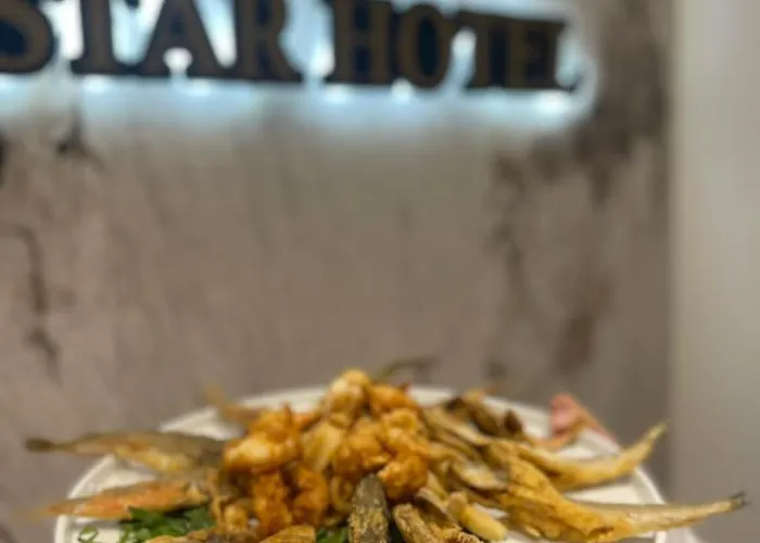 Star & Restaurant גולם