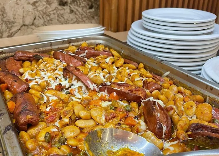 דירה Star & Restaurant גולם