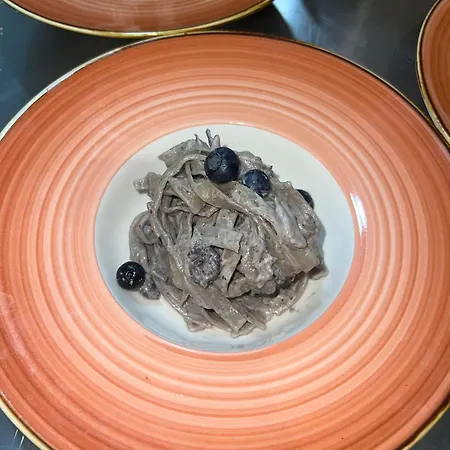 דירה Star & Restaurant גולם
