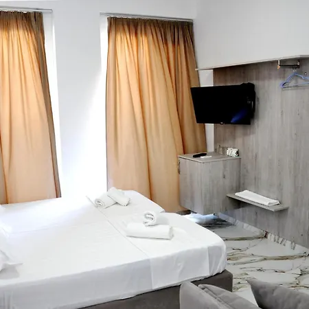 Star & Restaurant Golem (Tirana)