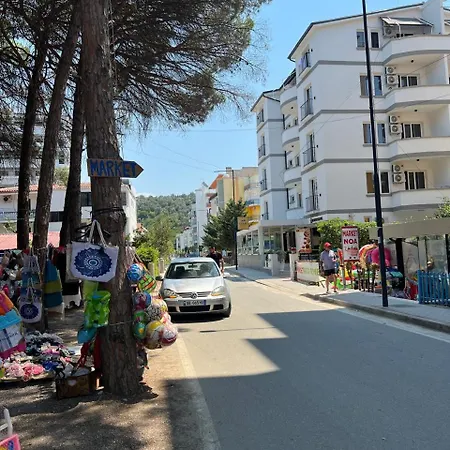 Star & Restaurant * Golem (Tirana)