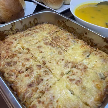 Star & Restaurant דירה גולם
