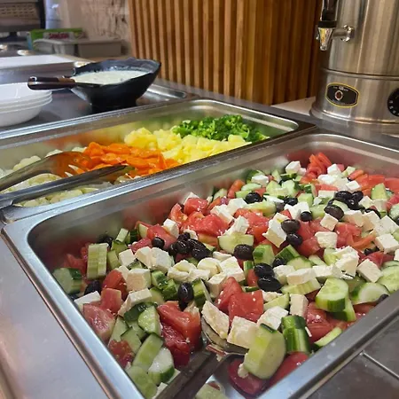 Star & Restaurant * Golem (Tirana)