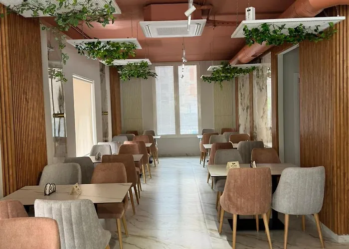 Daire Star & Restaurant *