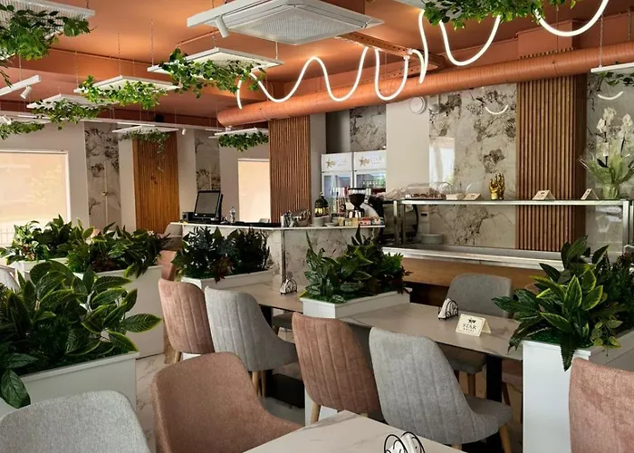 Star & Restaurant アパート