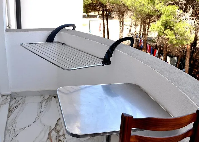 Star & Restaurant アパート *